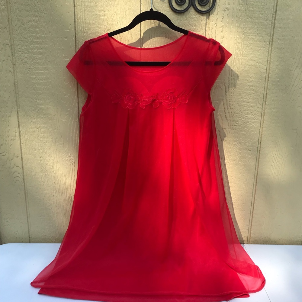 Gorgeous Roses Red Vtg Double Chiffon Nightgown Negligee size 36 Medium